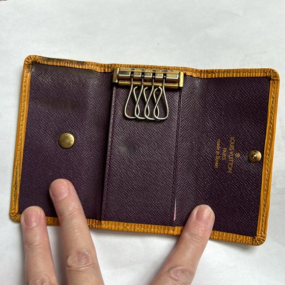 Louis Vuitton Epi Key Holder Guc - Picture 3 of 7